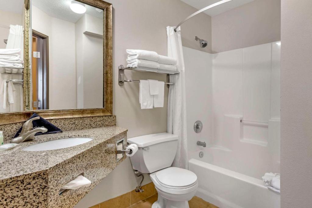 Quality Inn Logan near University - Room King - Non-fumeur