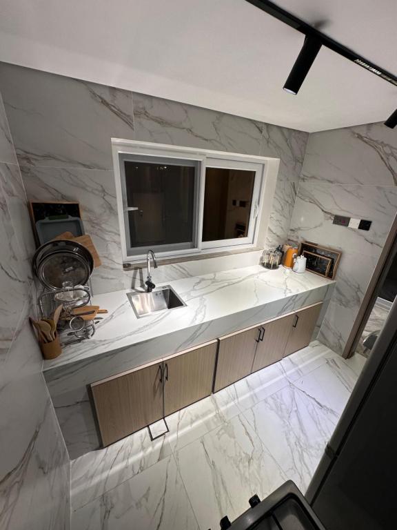 Kuchyň nebo kuchyňský kout v ubytování RADHWAN chalet