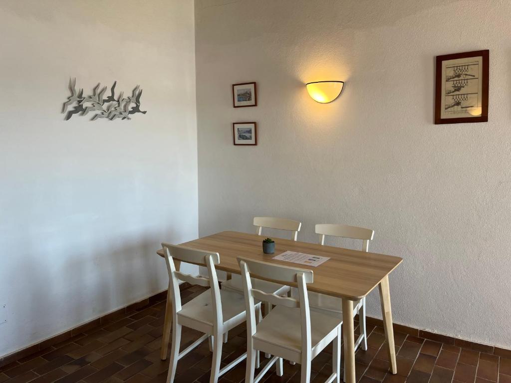 Zdjęcie z galerii obiektu Es CASTELL 2 7 by SOM Menorca w mieście Fornells
