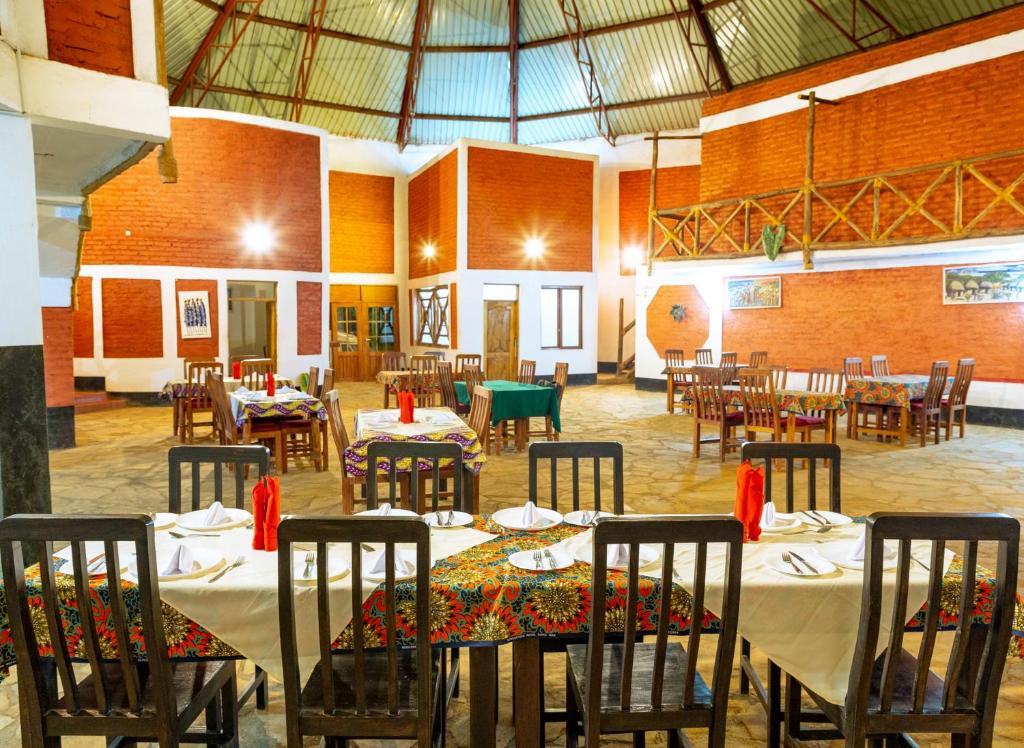 Ancestors Lodge餐厅或其他用餐的地方