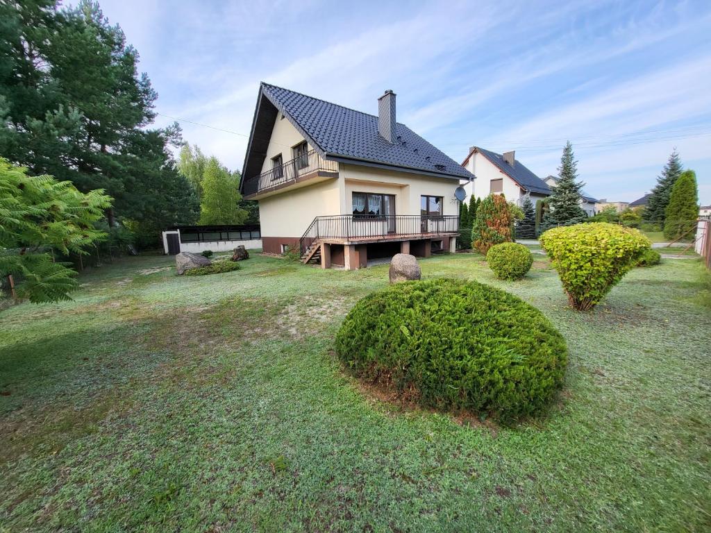 Ferienhaus am Waldrand in der Nähe eines Badesees - Casa De Tres Dormitorios