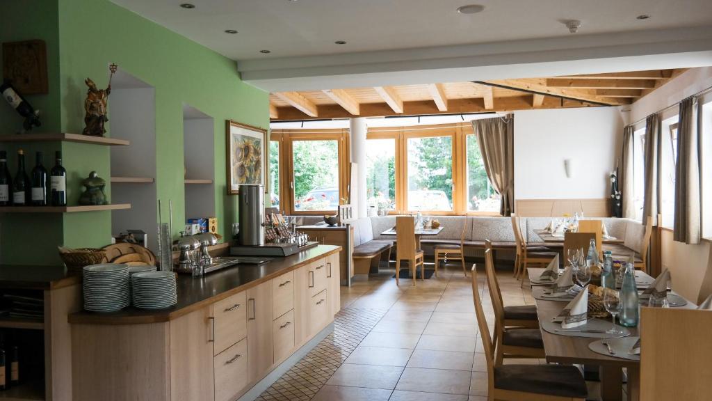 Posezení v ubytování Hotel Sterzinger Moos