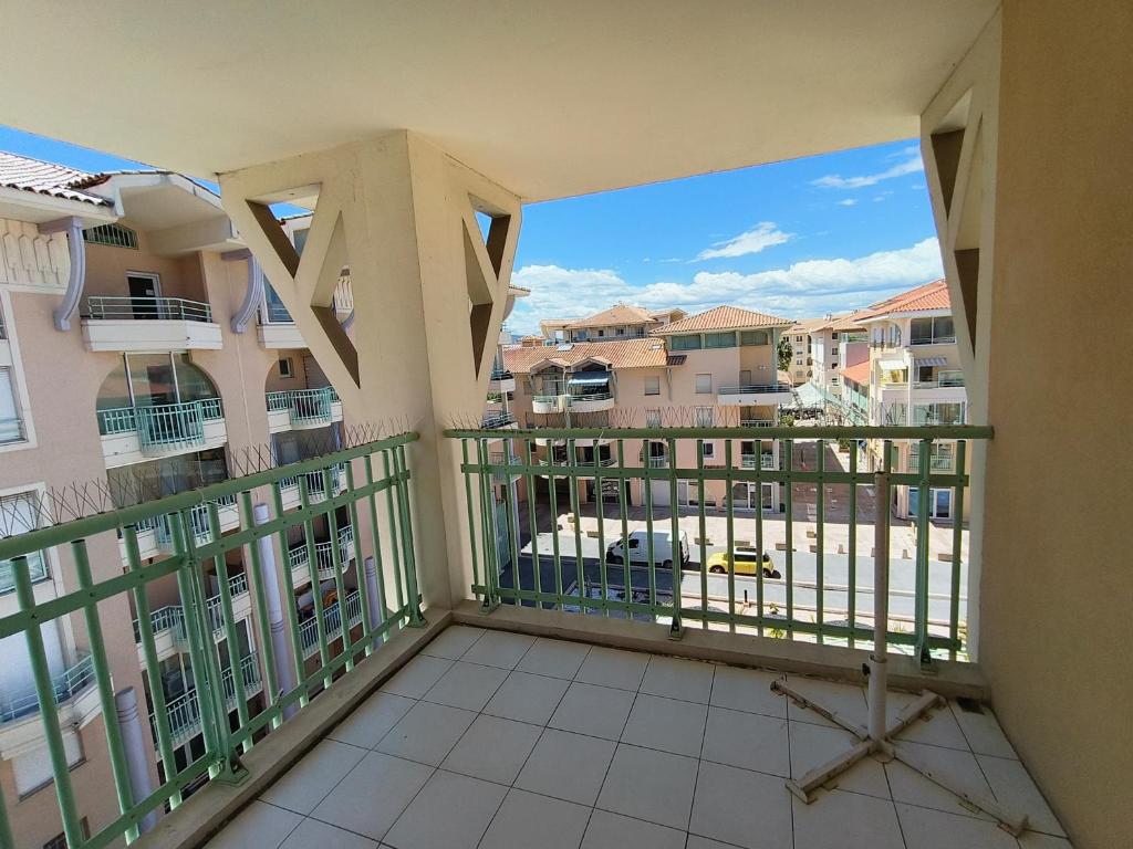 Photo de la galerie de l'établissement T3 DUPLEX 6 Voyageurs 50 metres des plages, à Fréjus