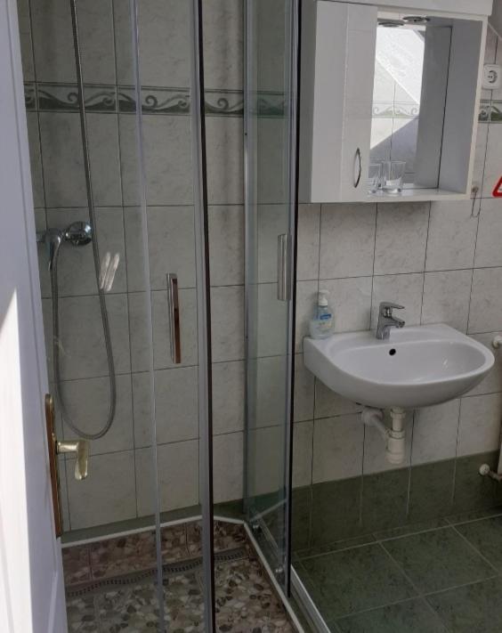 Kúpeľňa v ubytovaní Czinger Vendégszobák