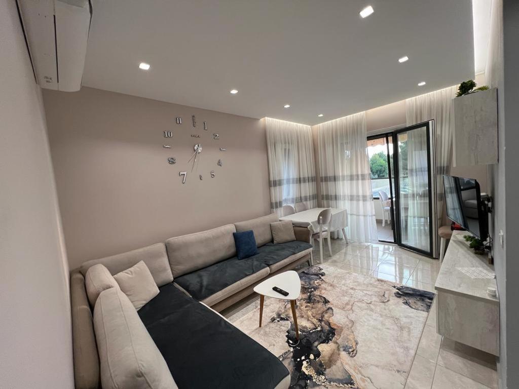 TV a/nebo společenská místnost v ubytování Vala mare rezidenc