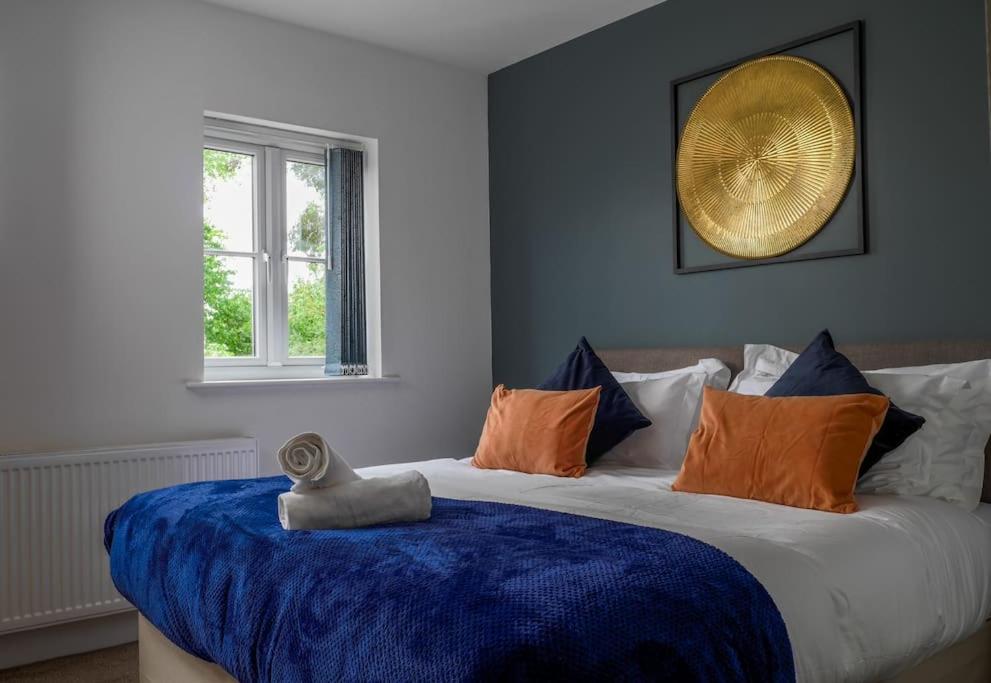 Postel nebo postele na pokoji v ubytování Durham, Free Parking, Central - Modern House