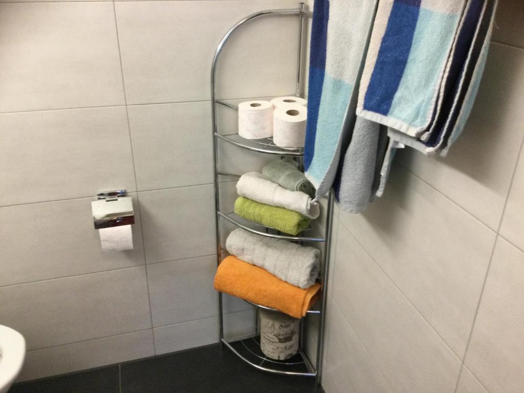 Koupelna v ubytování Chambre spacieuse et confortable avec écran plat