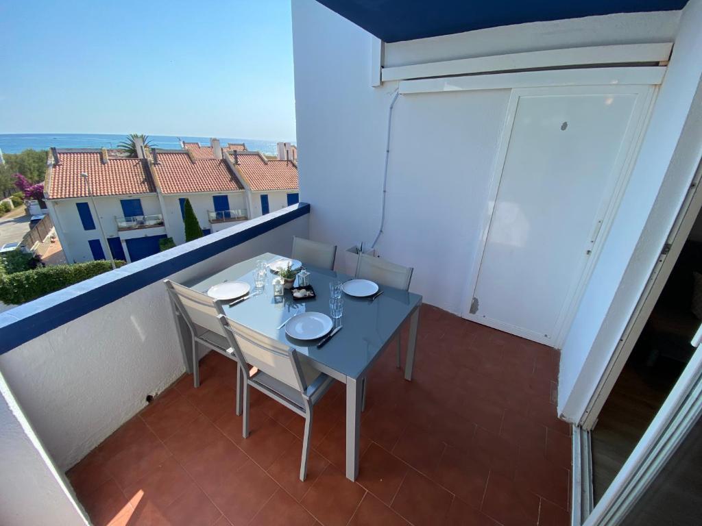 A balcony or terrace at Mas Pinell 31C