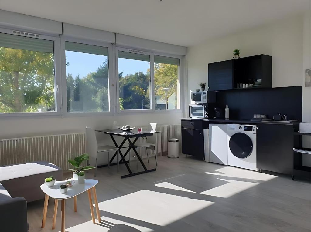 Appartement Le Classik' PARKING PRIVÉ - Appartement D'une Chambre