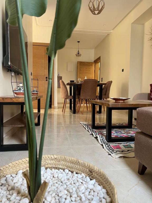 TV a/nebo společenská místnost v ubytování Maison de paon - surfstay - relaxstay