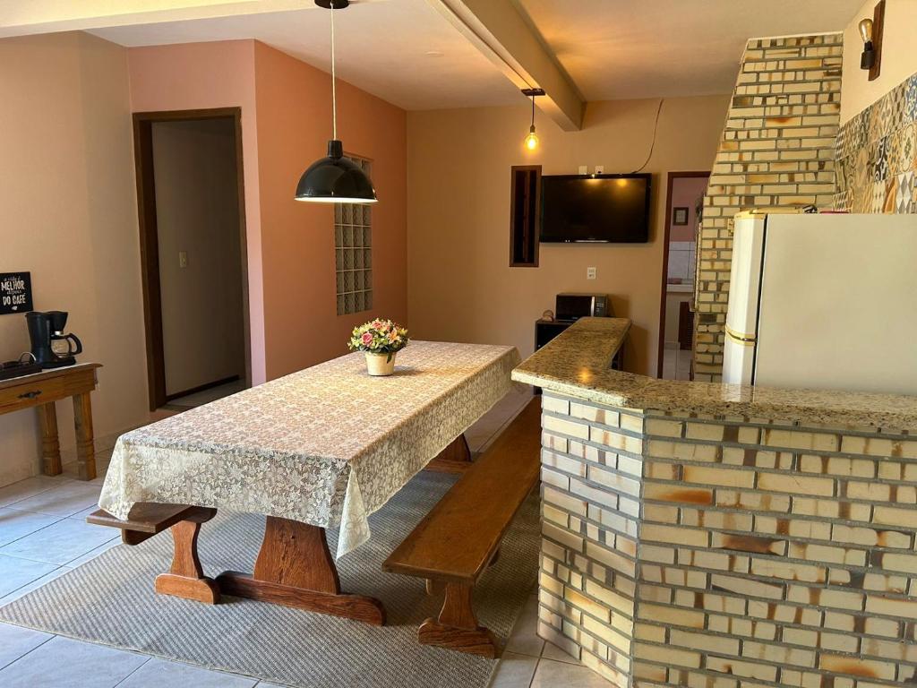 Μια τηλεόραση ή/και κέντρο ψυχαγωγίας στο Casa em Florianopolis Praia do Moçambique