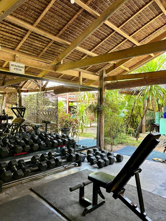 Fitness centrum a/nebo fitness zařízení v ubytování Ilakai Hostel