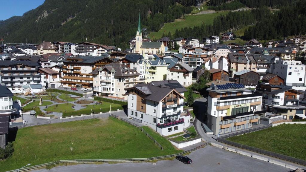 Nespecifikovaný výhled na hory nebo výhled na hory při pohledu z hotelu