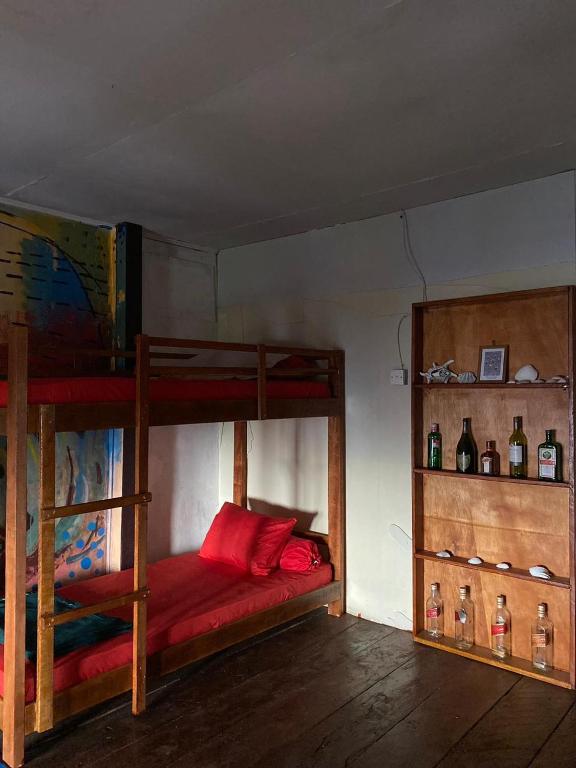 Postel nebo postele na pokoji v ubytování Evergreen Lodge