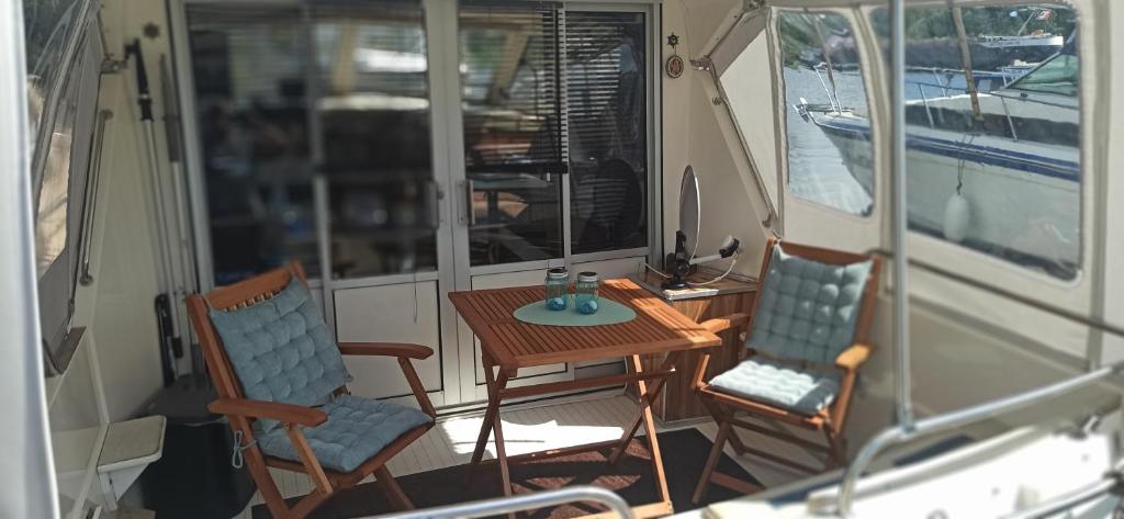 Posezení v ubytování Kappoleni - ein Boot für dich