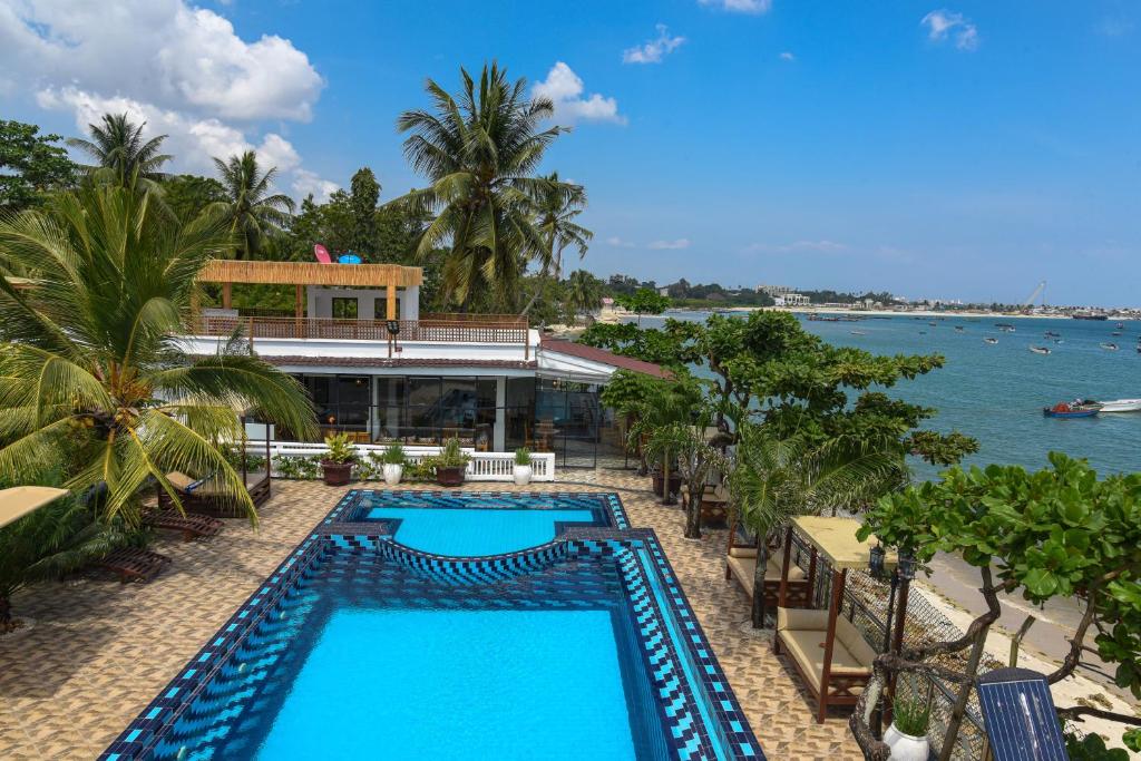 Bazén v ubytování Zanzibar View Hotel nebo v jeho okolí