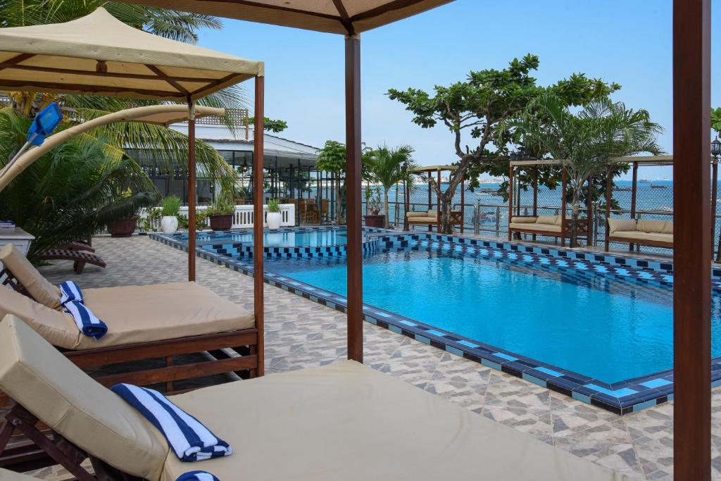 Bazén v ubytování Zanzibar View Hotel nebo v jeho okolí