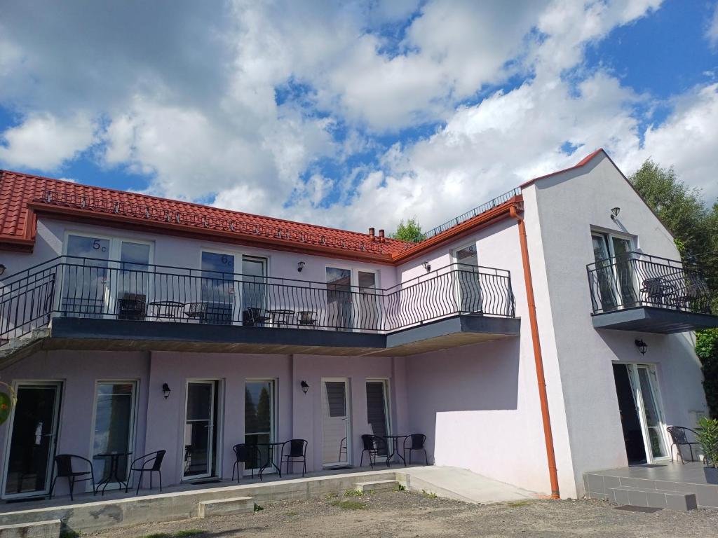 Budova, kde se penzion – hostinec nachází