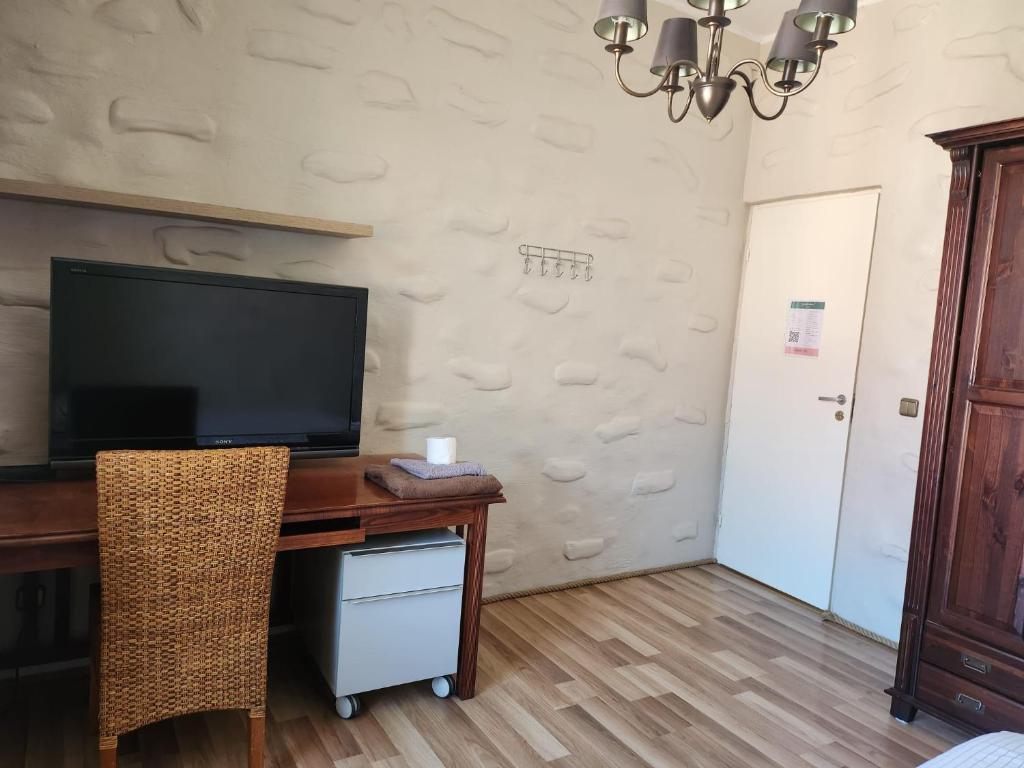 TV a/nebo společenská místnost v ubytování Tallinn Old Town Stay - Vintage rooms