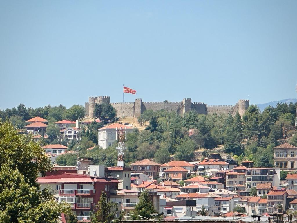 Vista general de Ohrid o vistes de la ciutat des de l'apartament