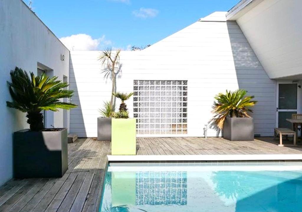 Swimmingpoolen hos eller tæt på L'insoupçonnée sur le port de Vannes