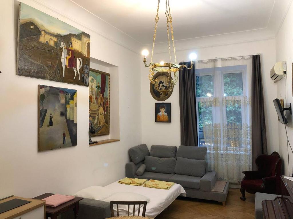Posezení v ubytování Gutsa Artists Mini-Hotel