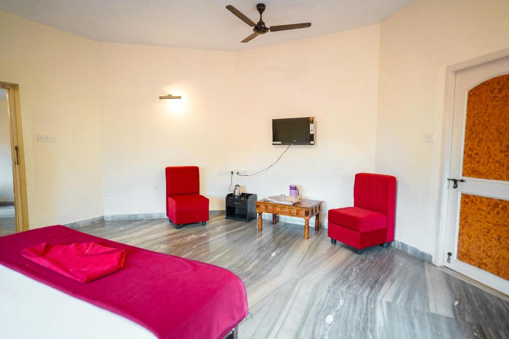 TV a/nebo společenská místnost v ubytování Redwoods Hotels and Resorts