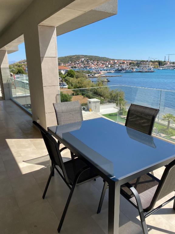 Royal Dutch 10 Trogir