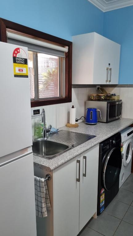 Kuchyň nebo kuchyňský kout v ubytování Allora House Kalgoorlie