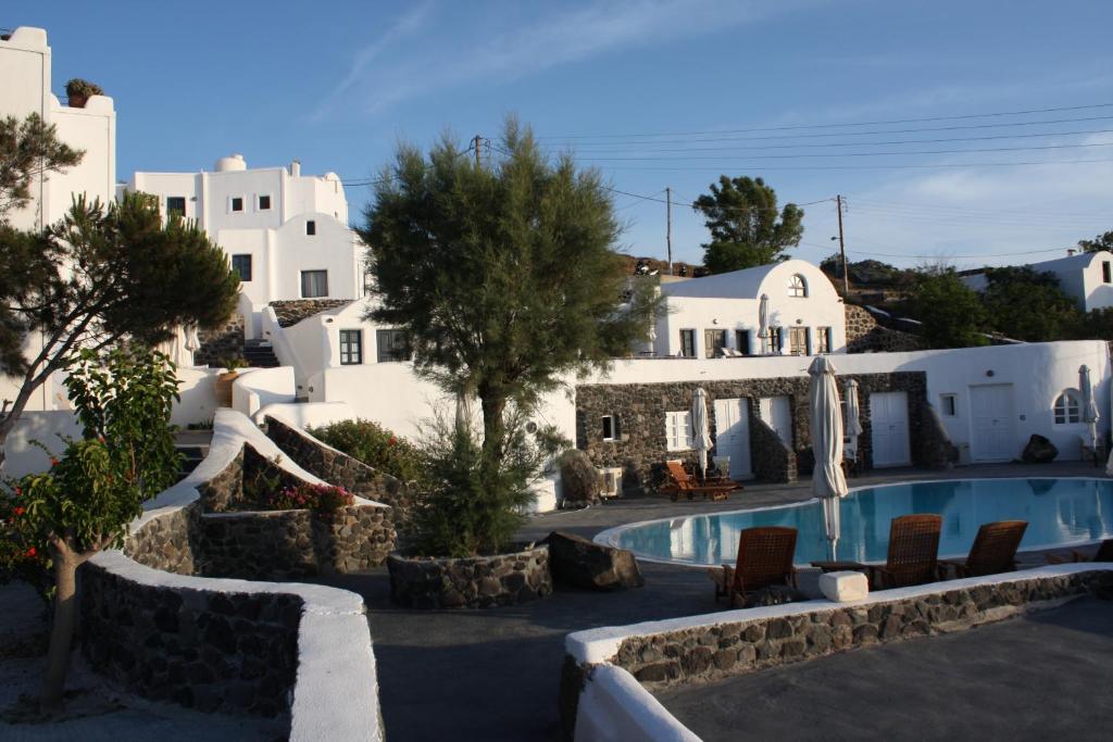 Bazén v ubytování Finikia Memories Hotel nebo v jeho okolí