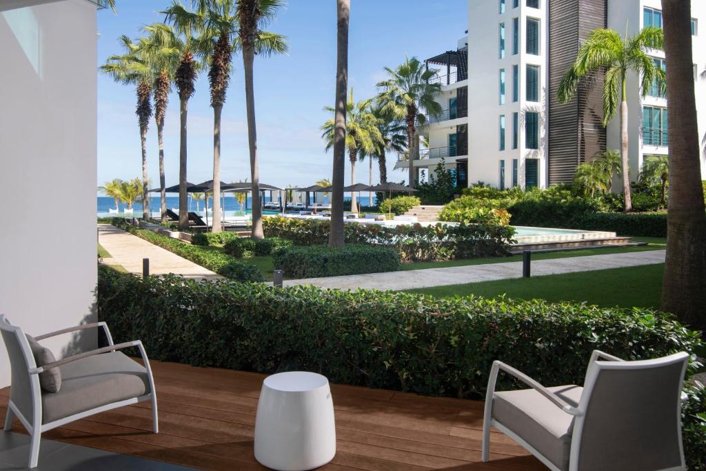 Zahrada ubytování The Ocean Club, a Luxury Collection Resort, Costa Norte