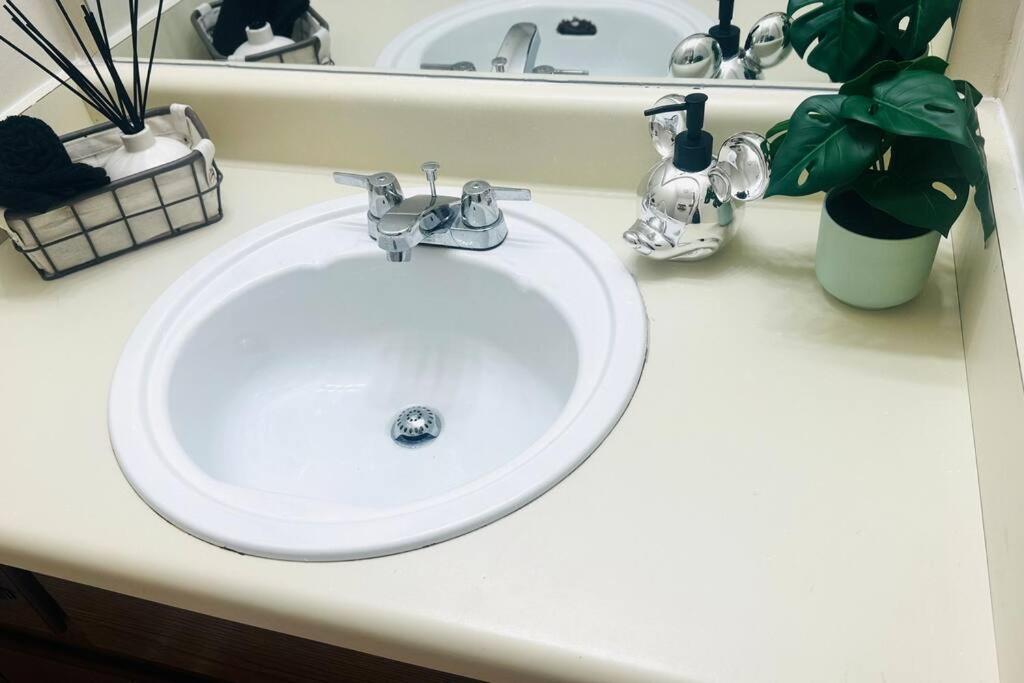 Fotografie z fotogalerie ubytování Cozy home with BBQ -5 min Braves v destinaci Atlanta