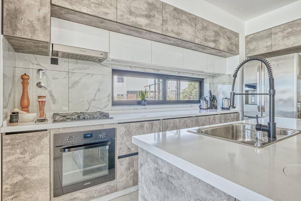 Impresionante casa en la laguna