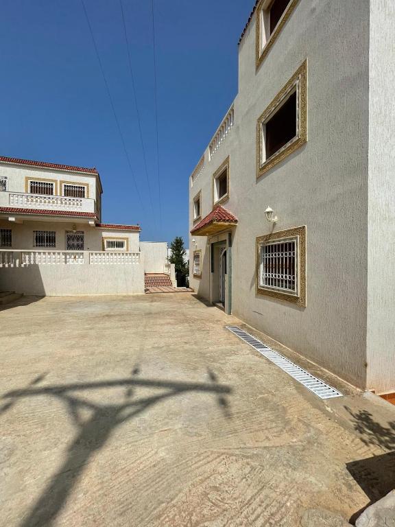 Budova, kde se vila nachází