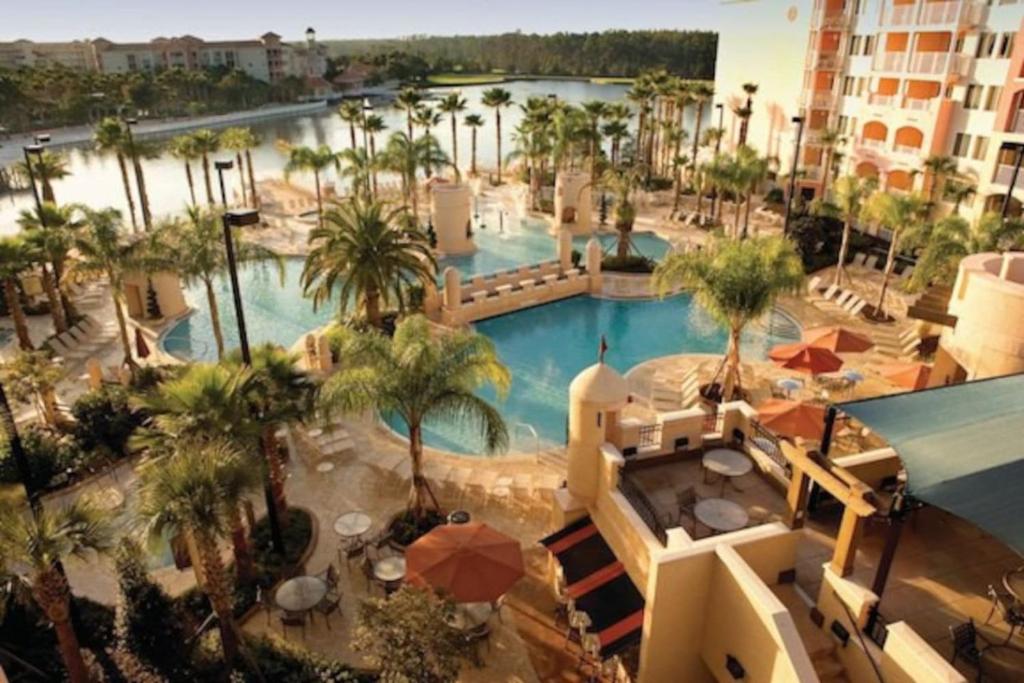 Swimmingpoolen hos eller tæt på Marriott Grande Vista Luxury 1BD villa sleeps 4