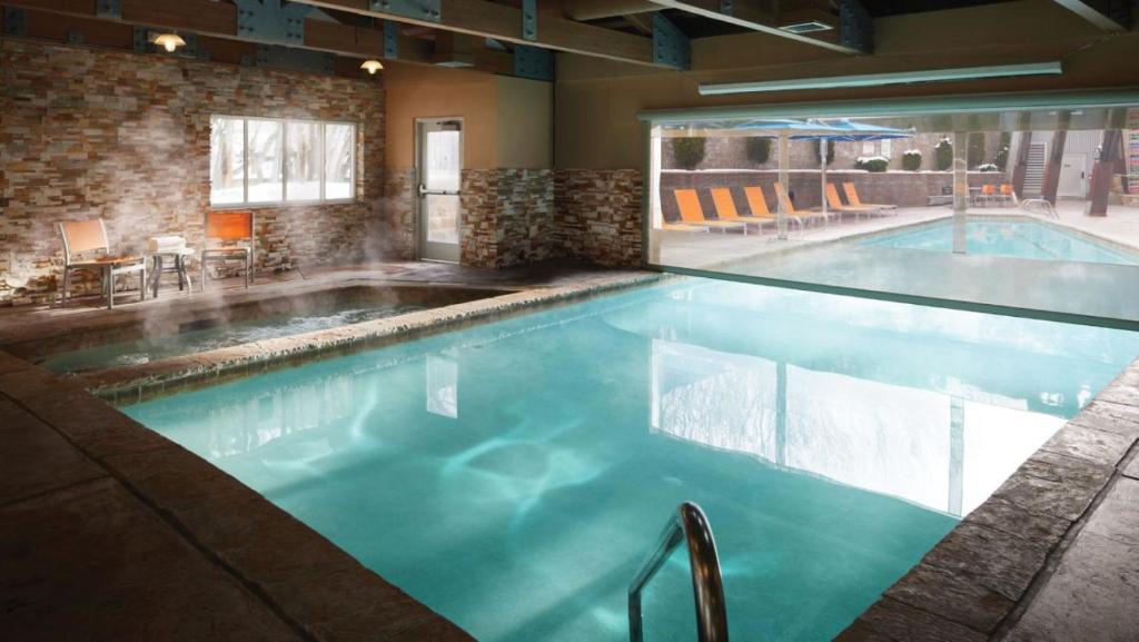 Bazén v ubytování Marriott Summit Watch Luxury Studio nebo v jeho okolí