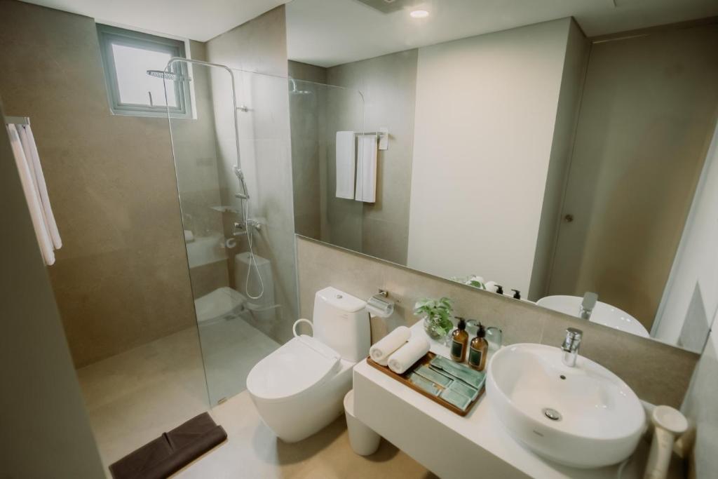 Koupelna v ubytování Jiro Hotel