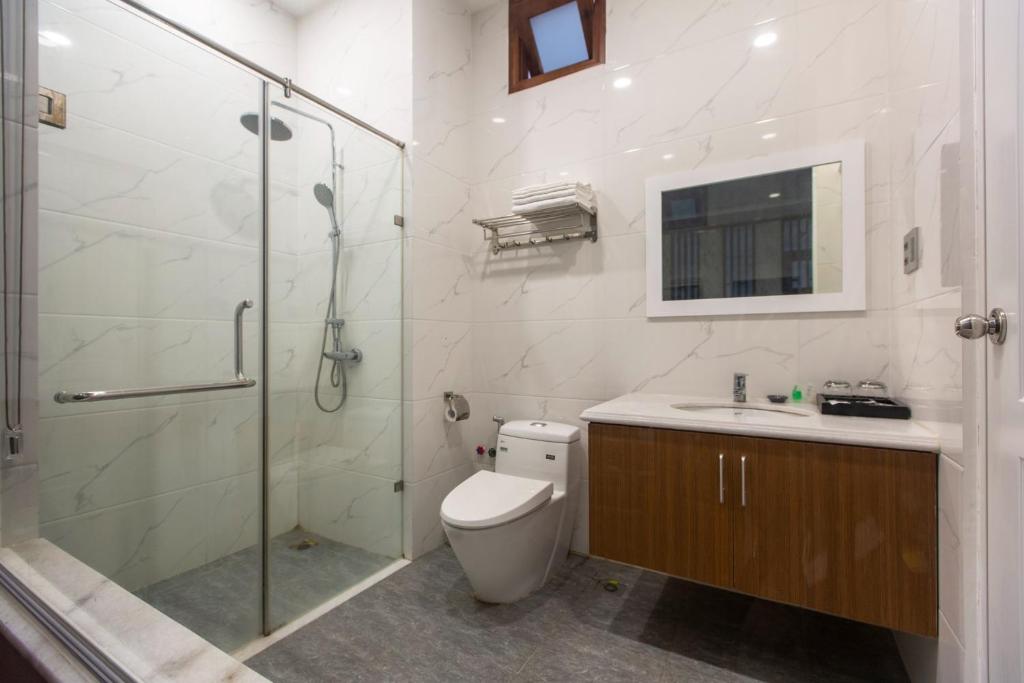 Hoang Hung Hotel - Deluxe Triple Room