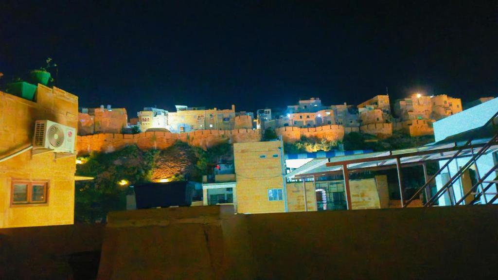 Hotel Navodaya Jaisalmer - Hizvo