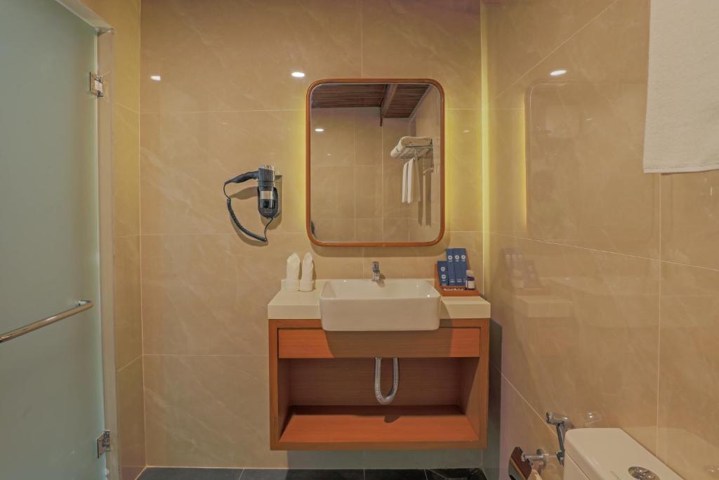 UMET Seaview Hotel with Free Airport Pick up and Drop T&C Apply - View 41