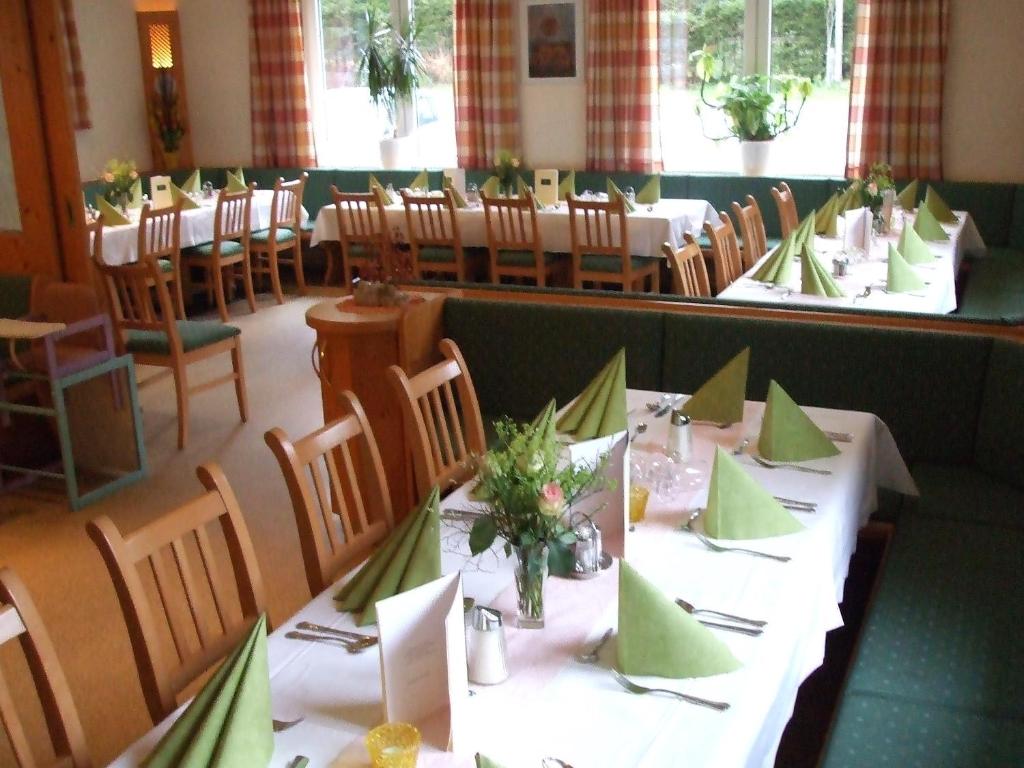 Restaurace v ubytování Familiengasthof Zirmhof