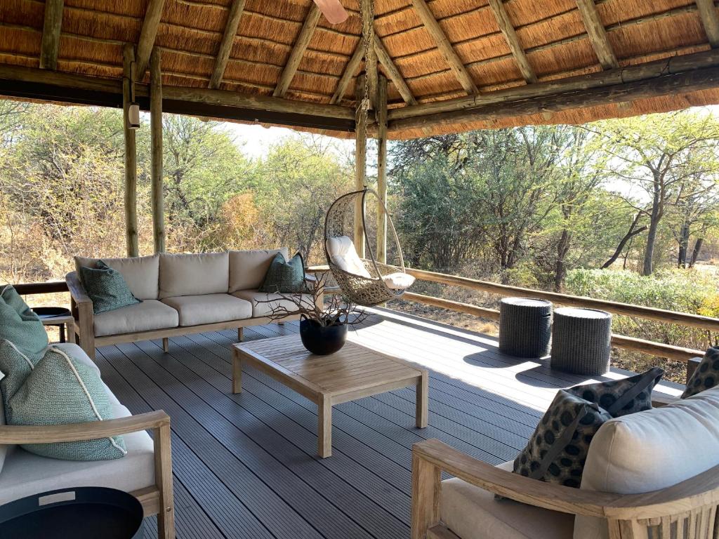 Posezení v ubytování Ntamba Safari Lodge