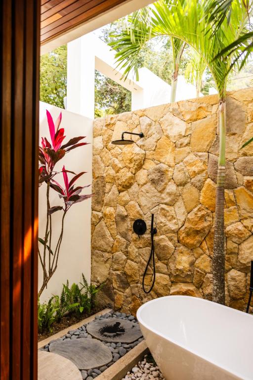 Koupelna v ubytování Meraki Lombok Villas