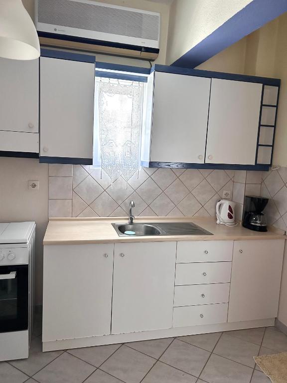 Kuchyňa alebo kuchynka v ubytovaní Anthonas House