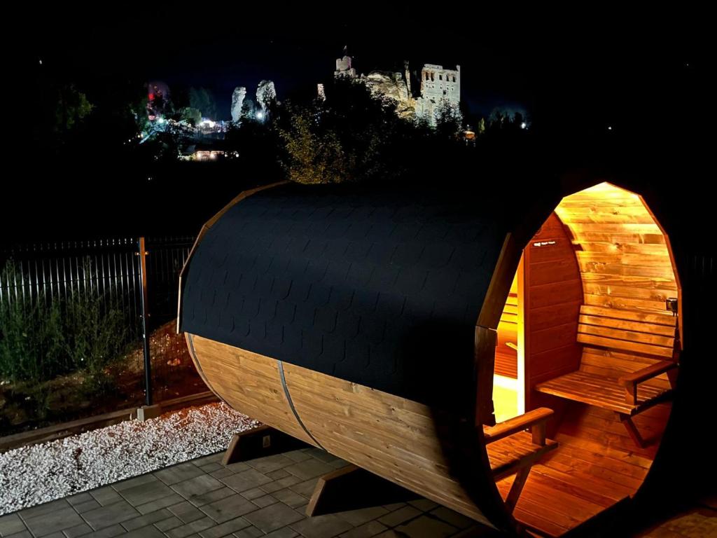 Fotografia z galérie ubytovania Agroturystyka na Jurze Jacuzzi Sauna Beczka v destinácii Ogrodzieniec