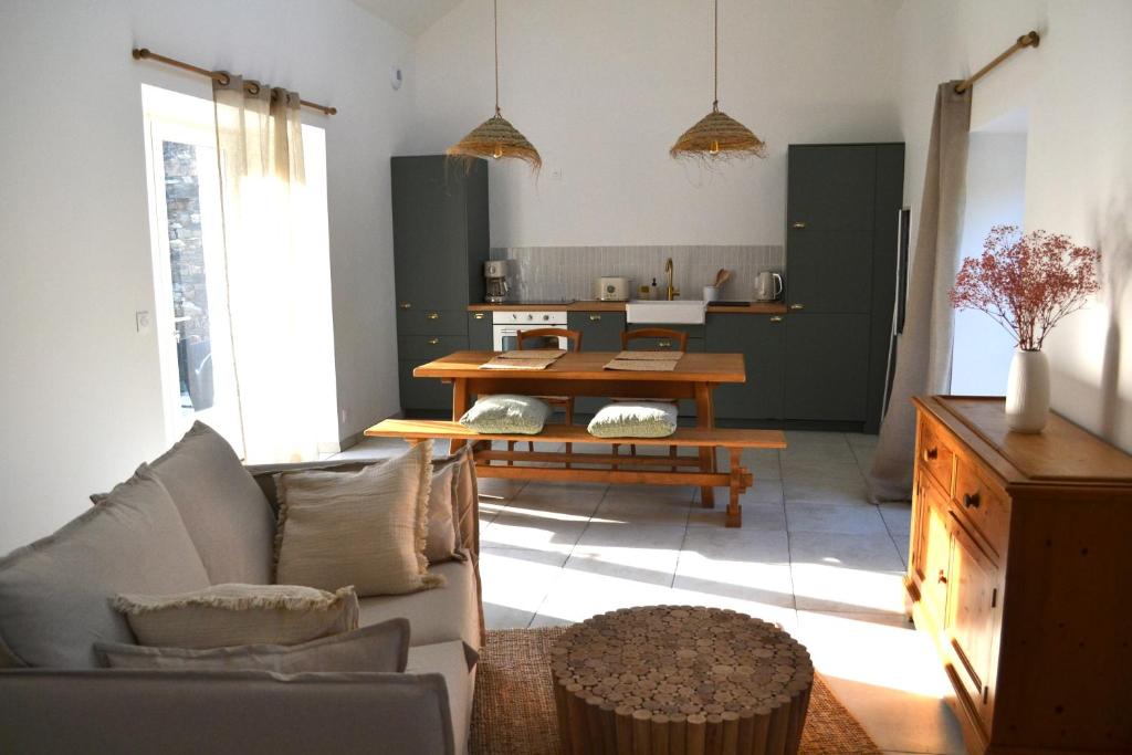 Afbeelding uit fotogalerij van La métairie du rumain in Troguéry