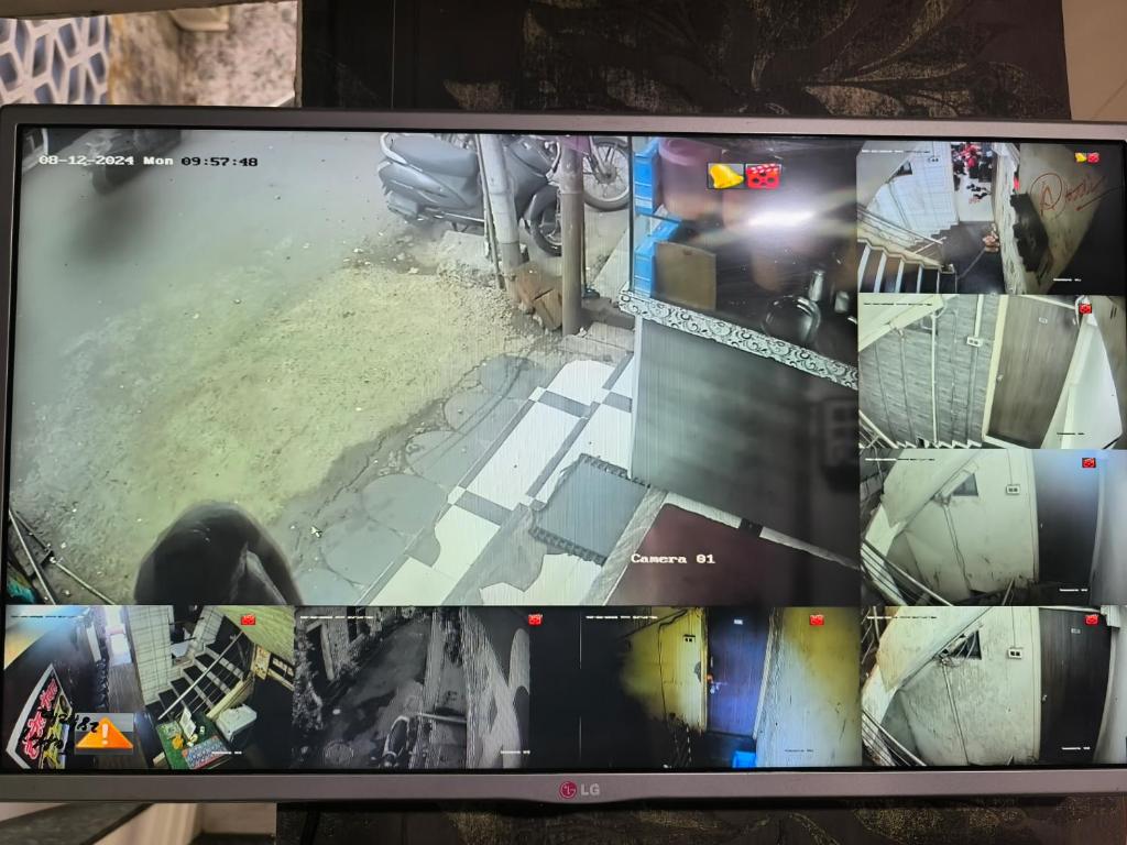 Televisyen dan/atau pusat hiburan di Hotel Swarajya