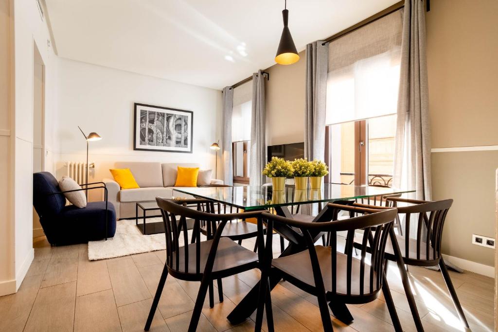 Apolo en Madrid - Three-Bedroom Apartment II