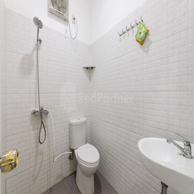 Koupelna v ubytování Hotel 78 Parapat Mitra RedDoorz