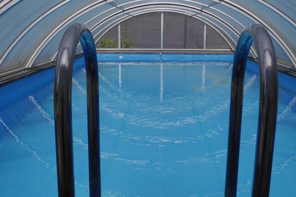Bazén v ubytování Ferienhaus Schleibengel nebo v jeho okolí